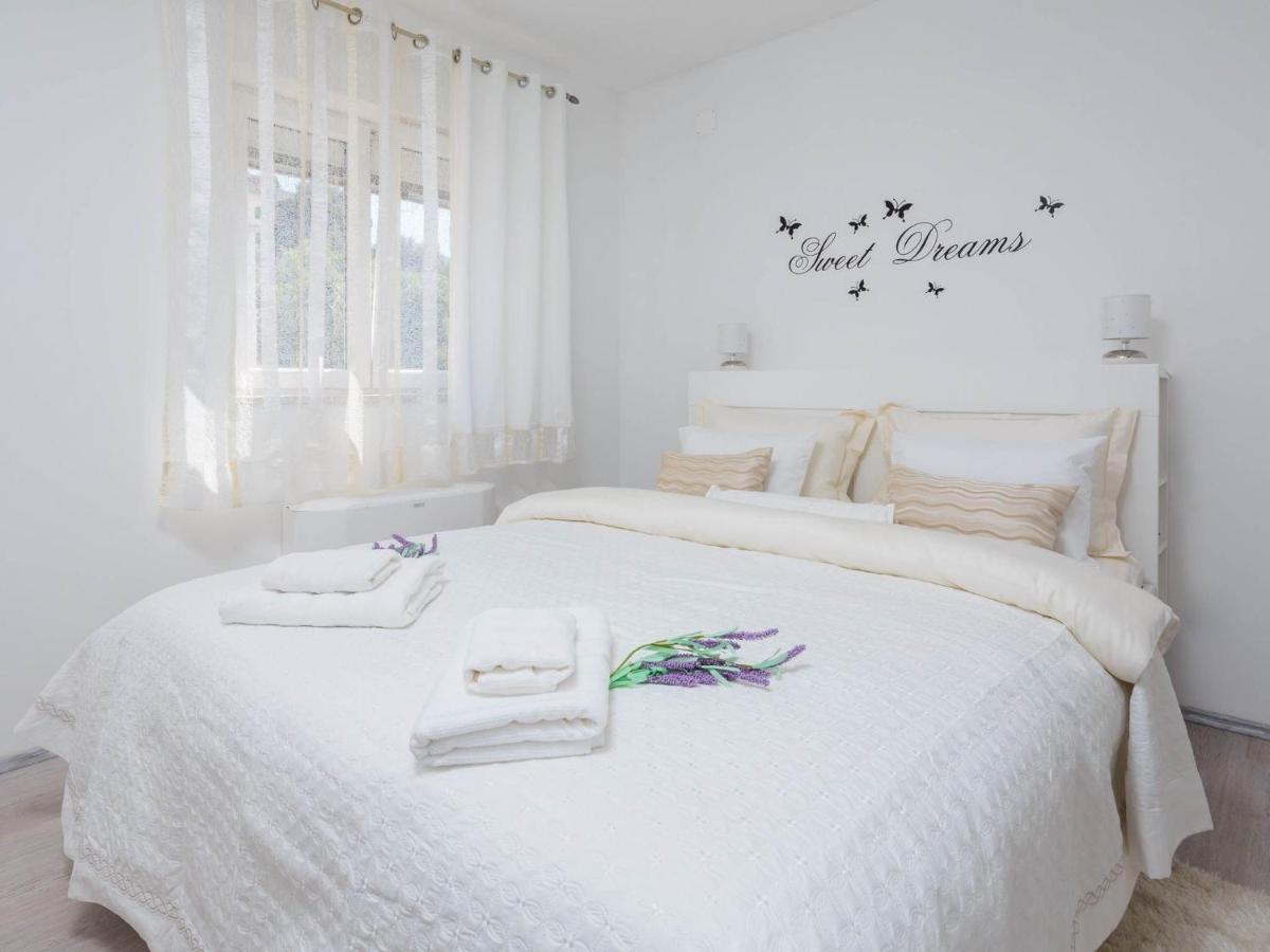 Apartment Lana St Supetar Kültér fotó